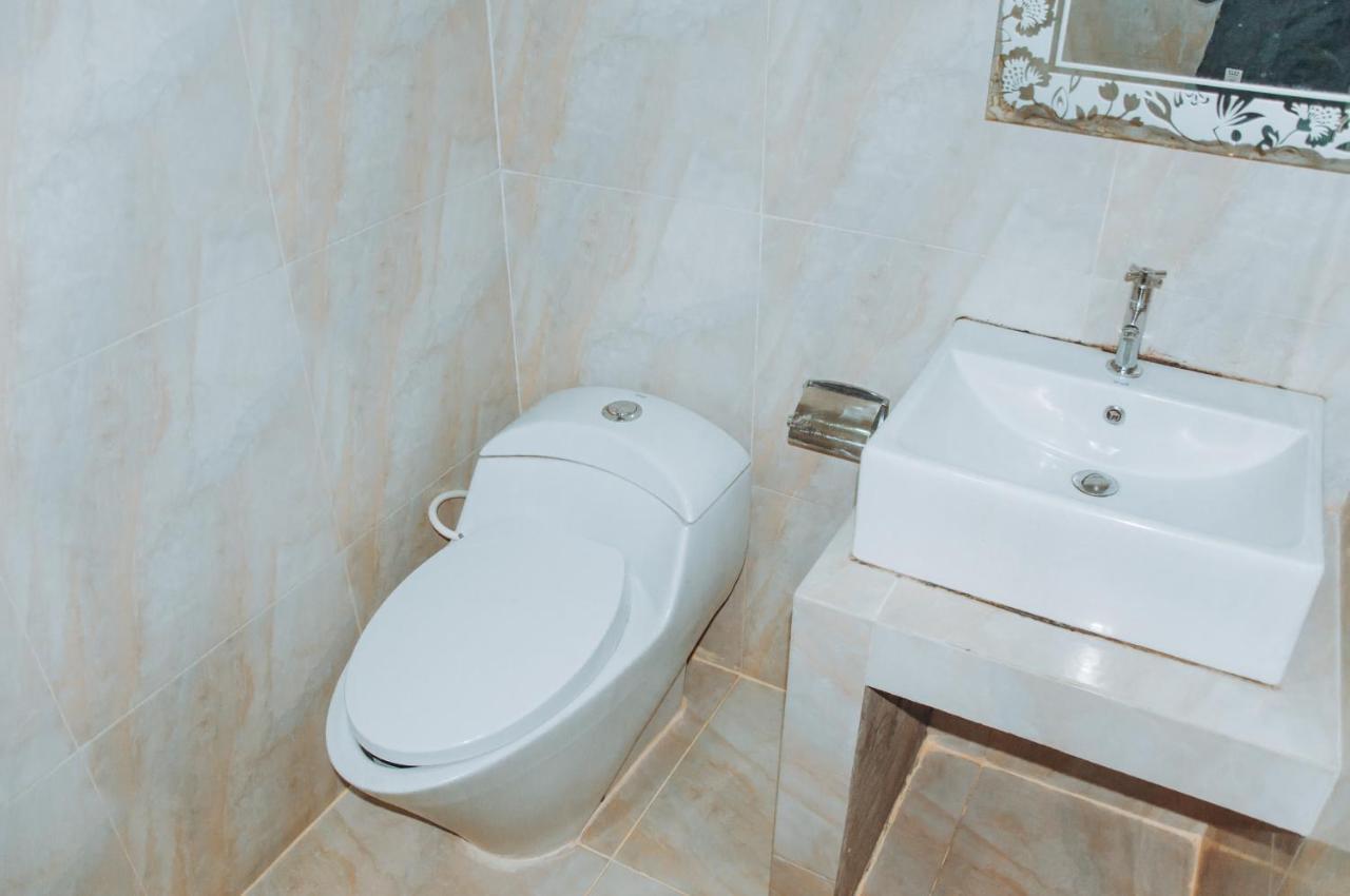 Ds Colive Marina Airport Hotel Semarang Ngoại thất bức ảnh